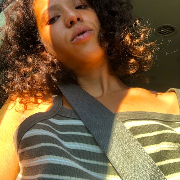 !Meet your Posher, Demi - Picture 1 of 1